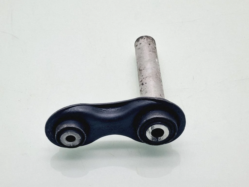 Rear control arm 6774477