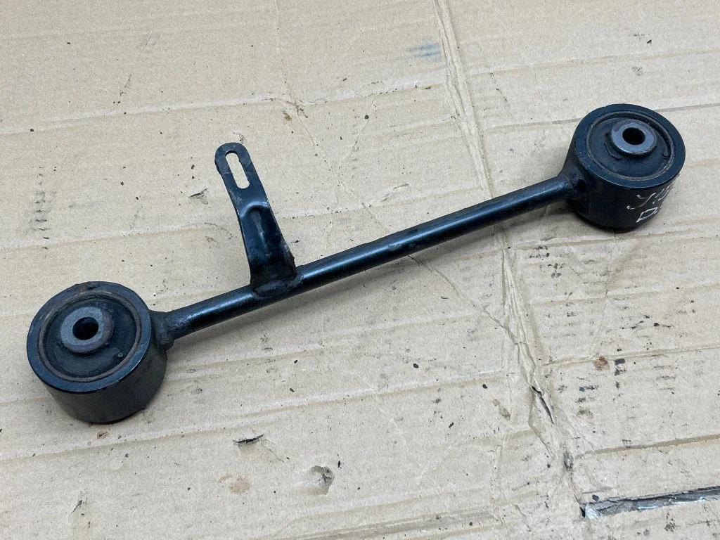 Rear control arm 4877060010