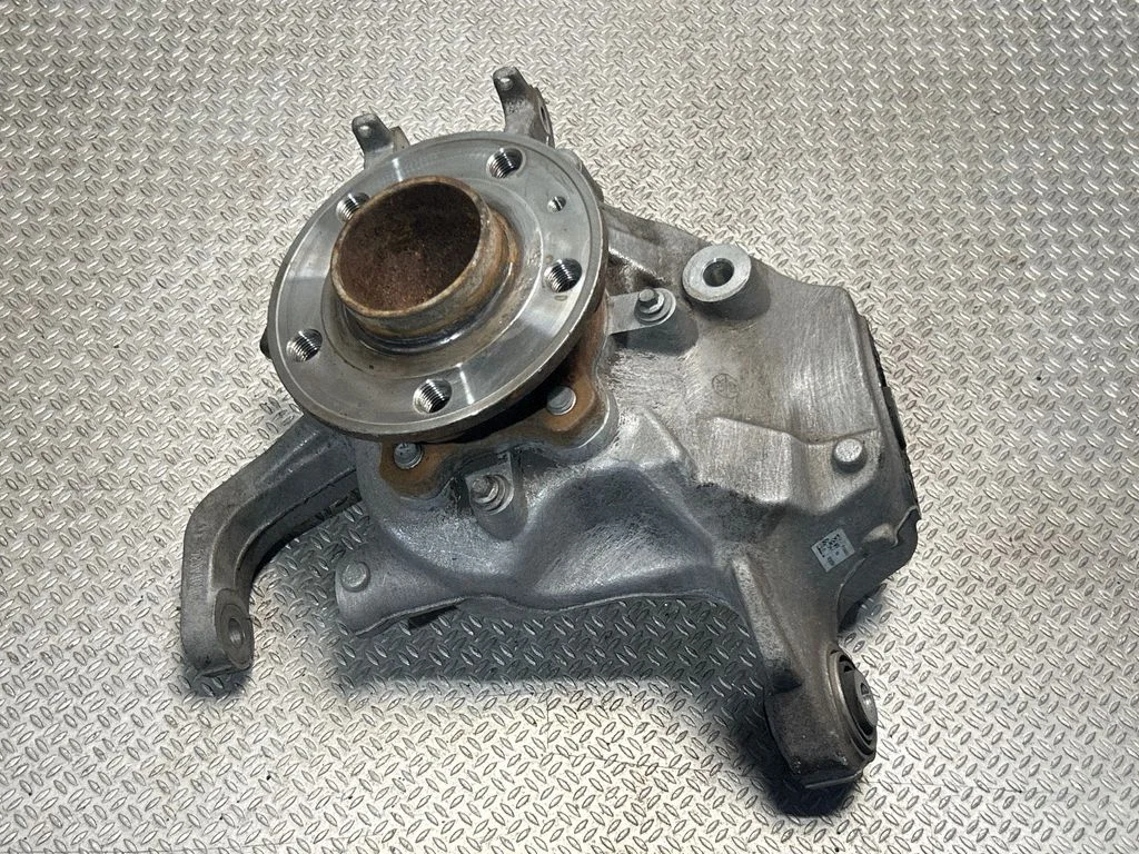 Rear wheel hub 31658320