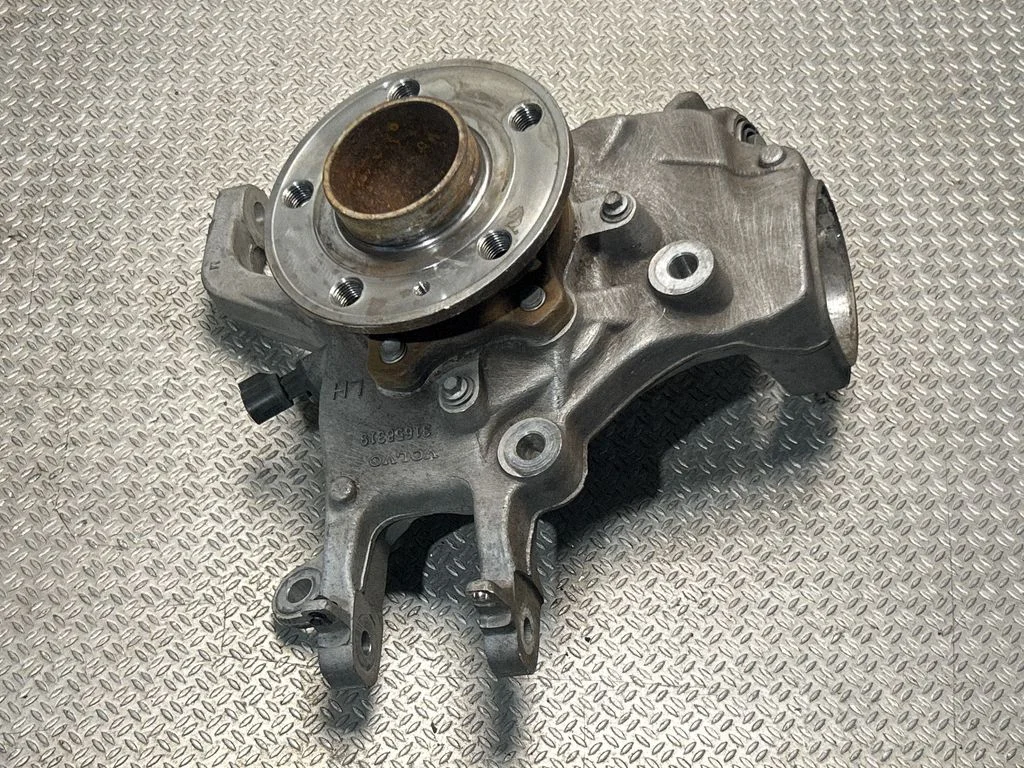 Rear wheel hub 31658319