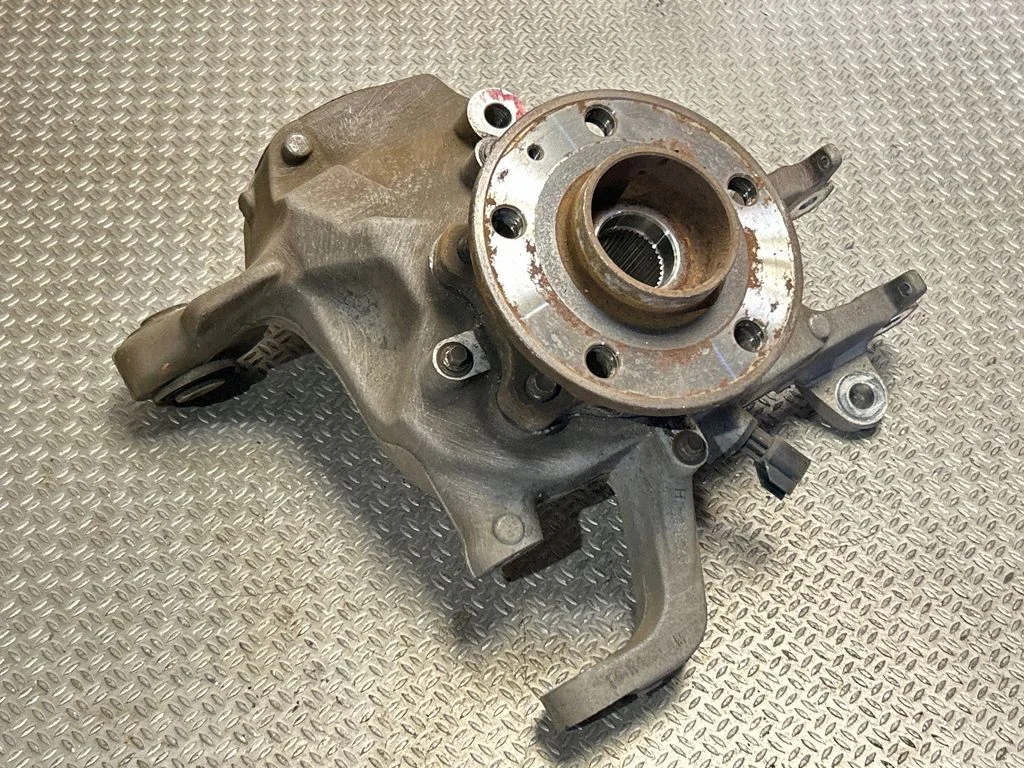 Rear wheel hub 31658319