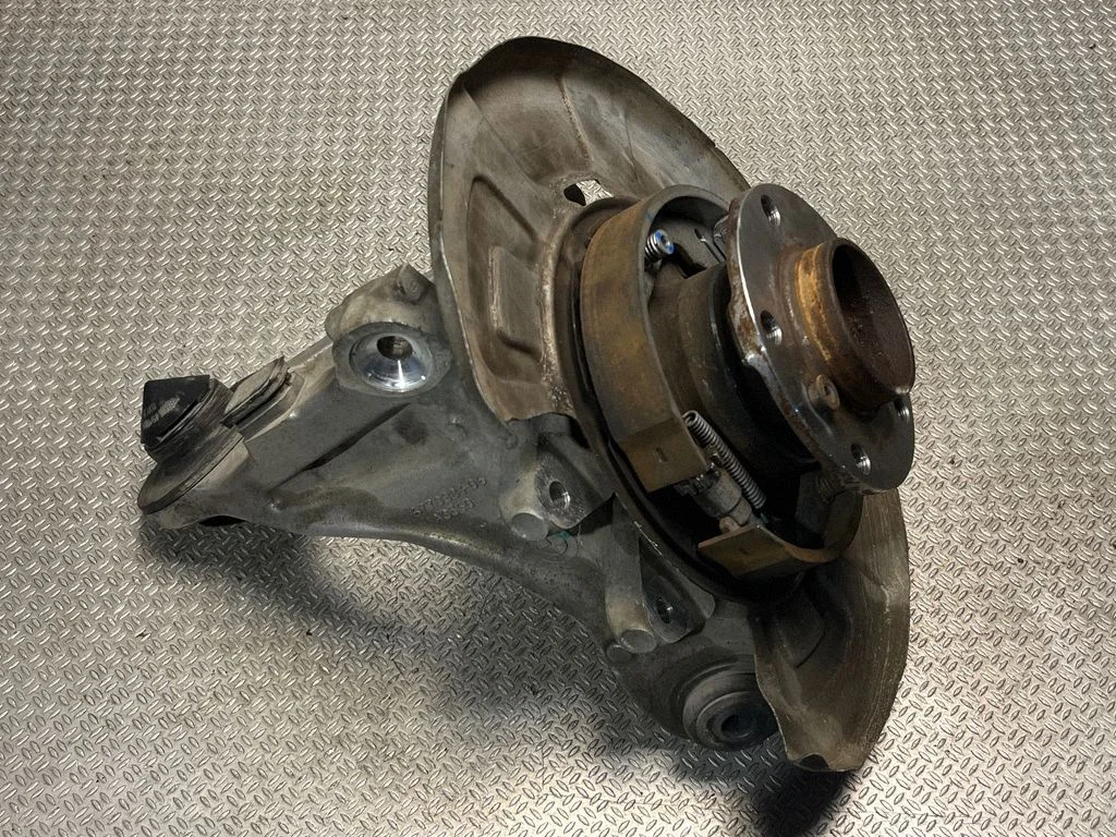 Tagumine rumm – BMW X5 F15 (2013-2017)