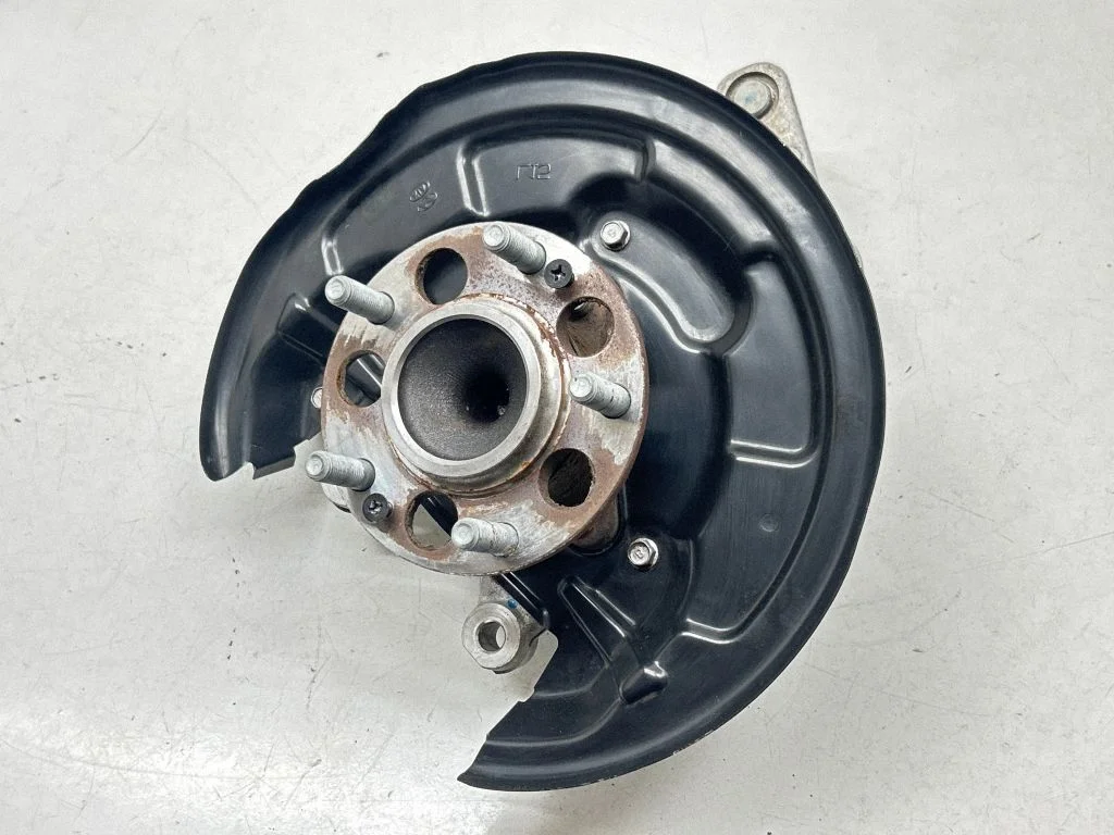 Rear wheel hub 52710AT000