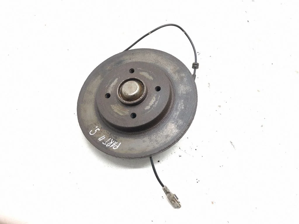 Rear wheel hub