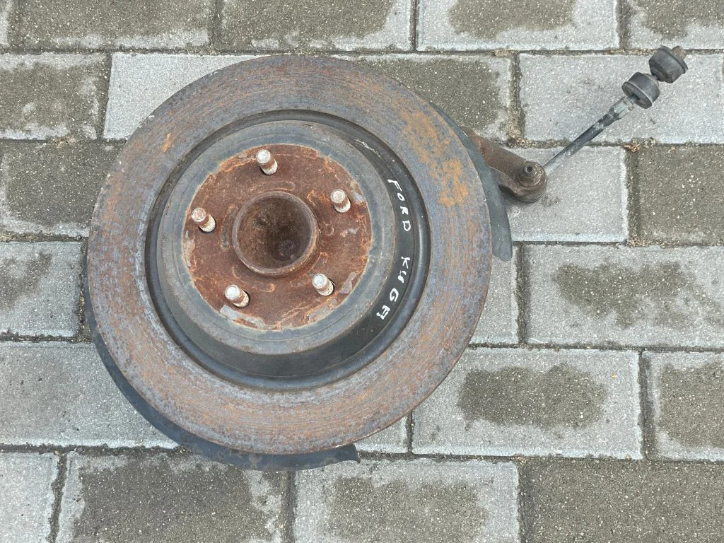 Rear wheel hub – rear right
