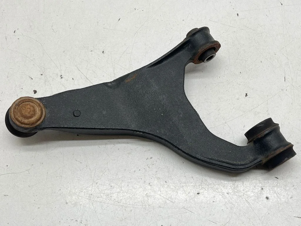 Rear upper control arm/wishbone 20252SG010