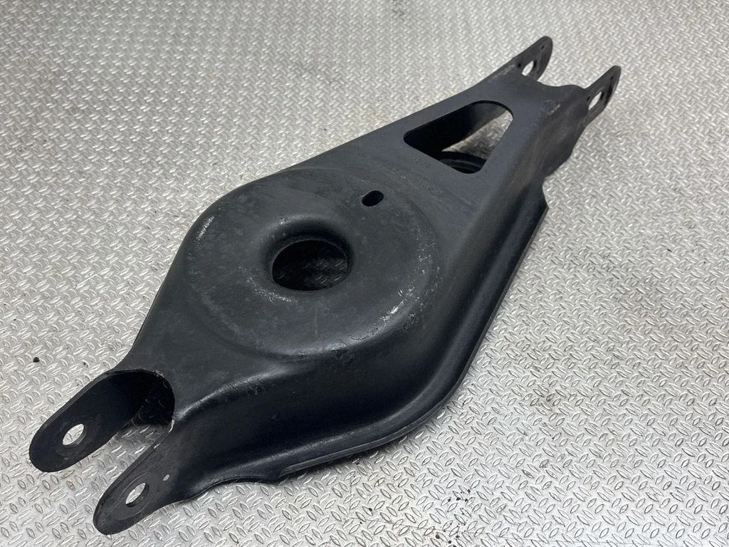Rear upper control arm/wishbone 3308