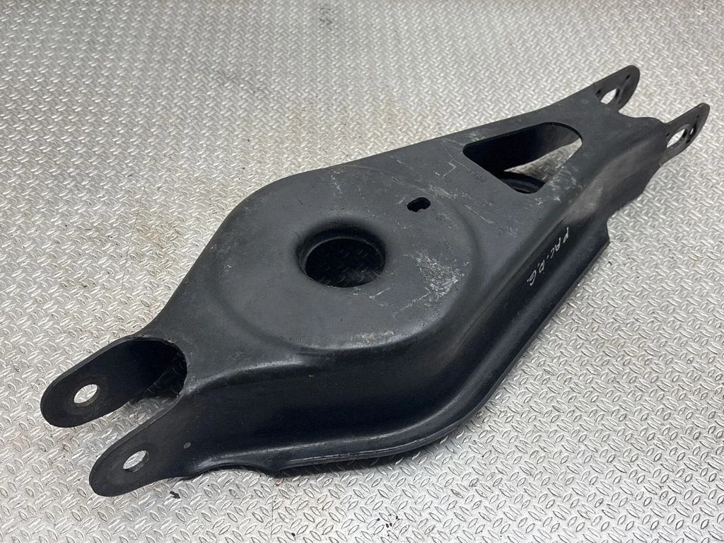 Rear upper control arm/wishbone 682186217