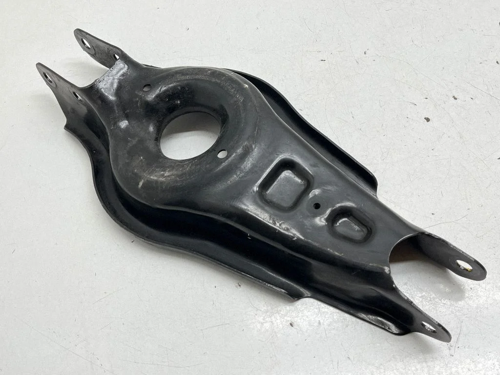 Rear upper control arm/wishbone 104445100F