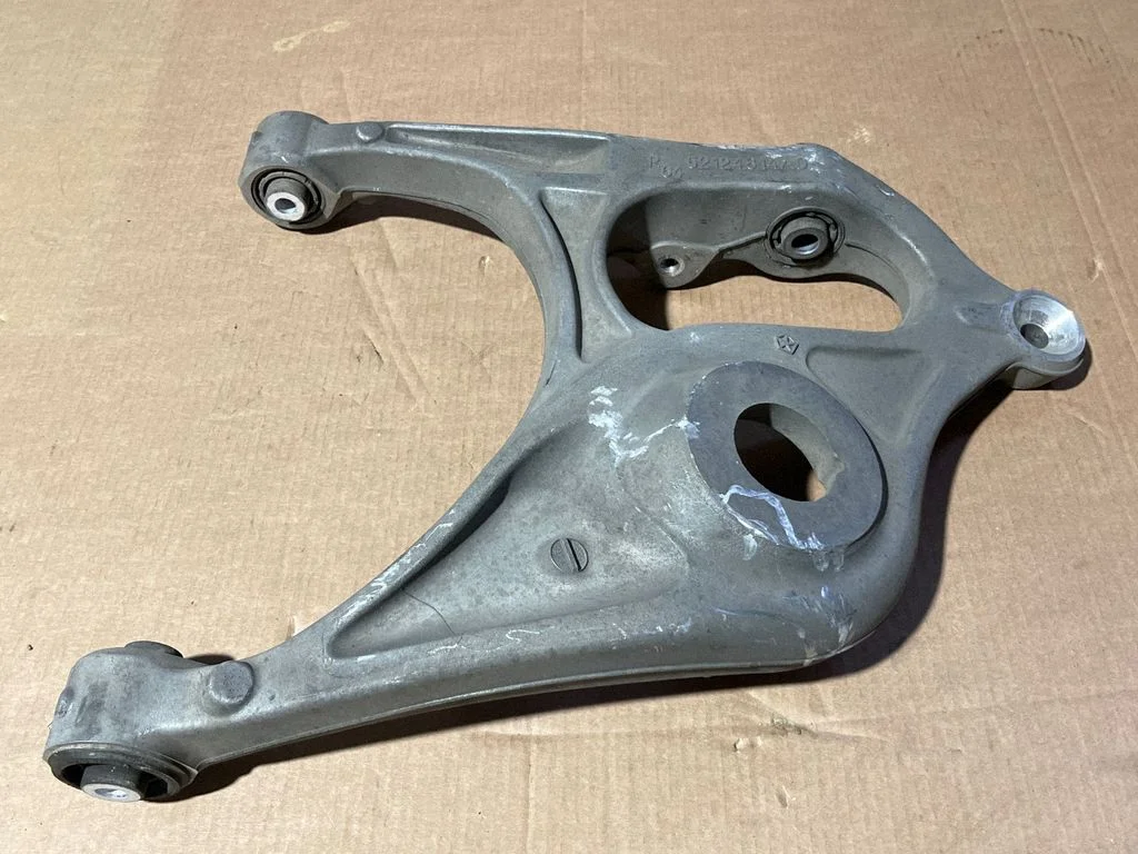 Tagumine ülemine õõtshoob 52124814AD