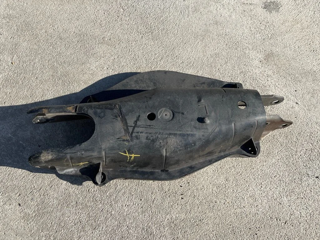 Tagumine ülemine õõtshoob A2053522000