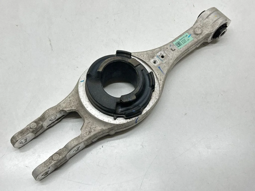 Tagumine ülemine õõtshoob 55210GI100