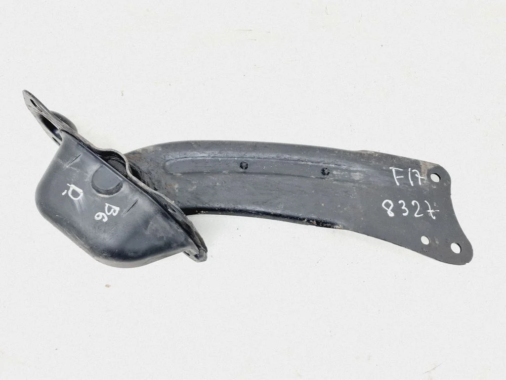Aizmugurējā svira (dakša) 3C0505226A
