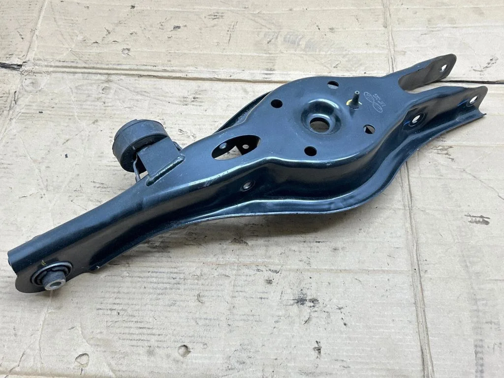 Rear upper control arm/wishbone 55210ATBA0