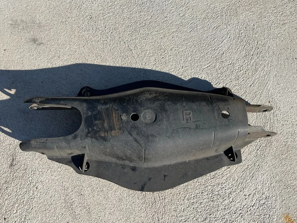 Tagumine ülemine õõtshoob A2053522000