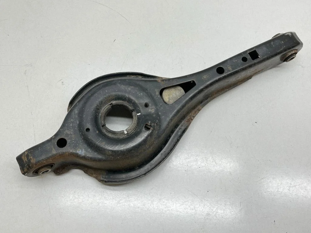 Rear upper control arm/wishbone CV615K652