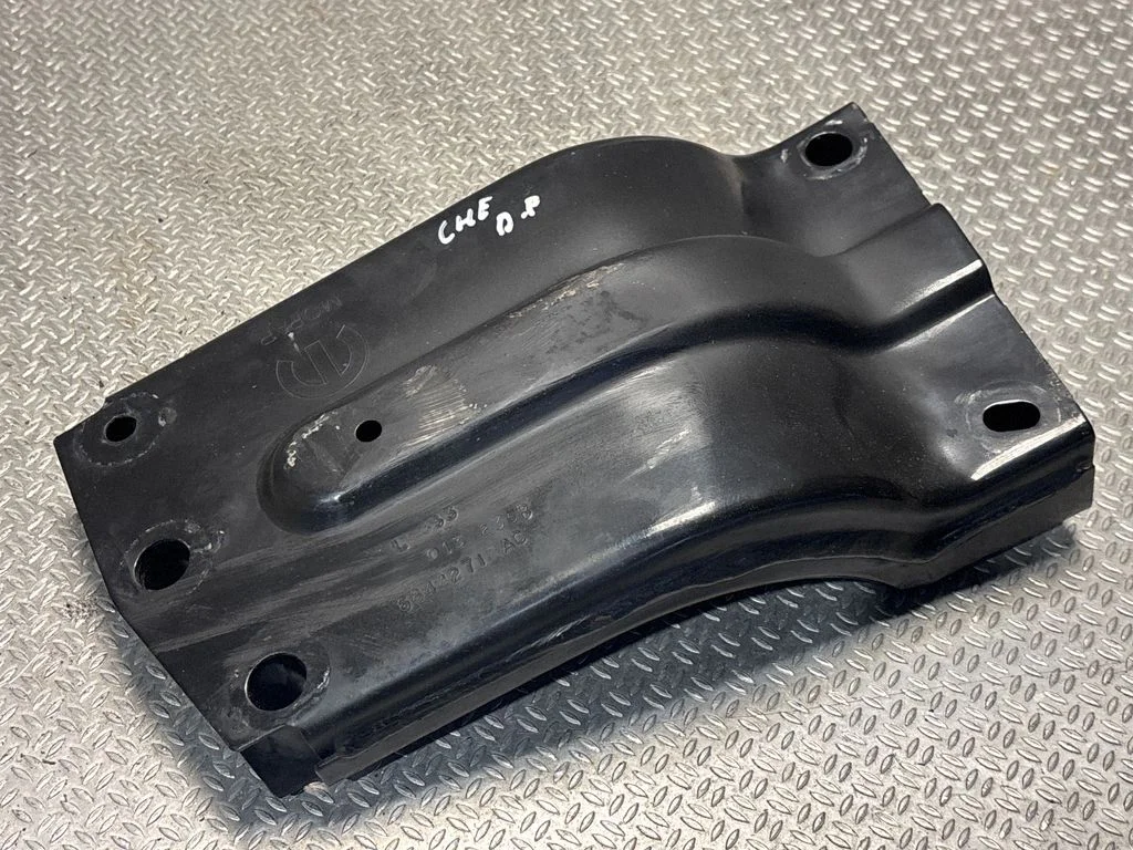 Gearbox mounting bracket 68442718AC