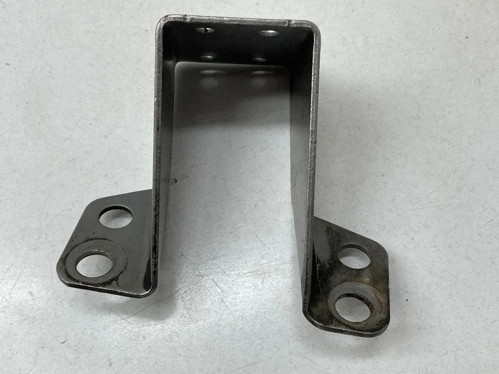 Gearbox mounting bracket 31293852