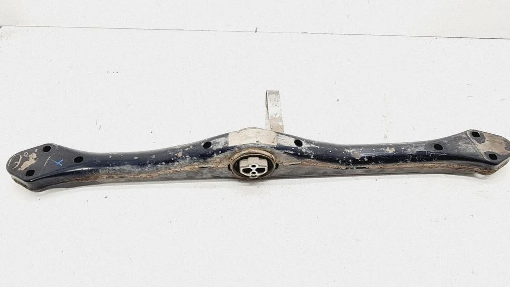 Gearbox mounting bracket 7L6399227C