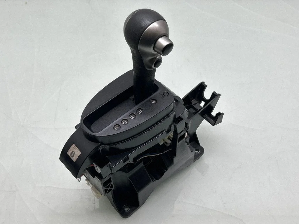 Gear selector mechanism
