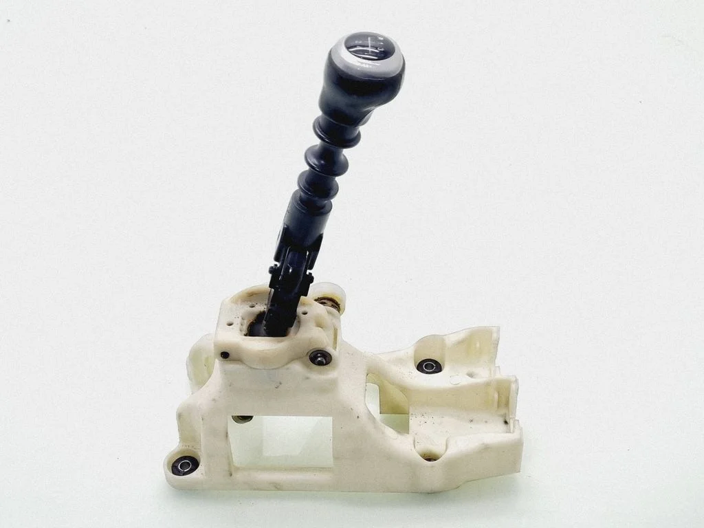Gear selector mechanism 437002R920