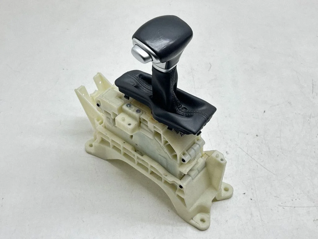 Gear selector mechanism 46700D4XXX