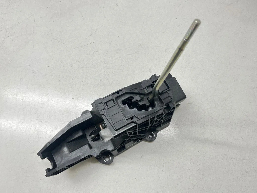 Gear selector mechanism – Toyota Land Cruiser (J150) (2009-)