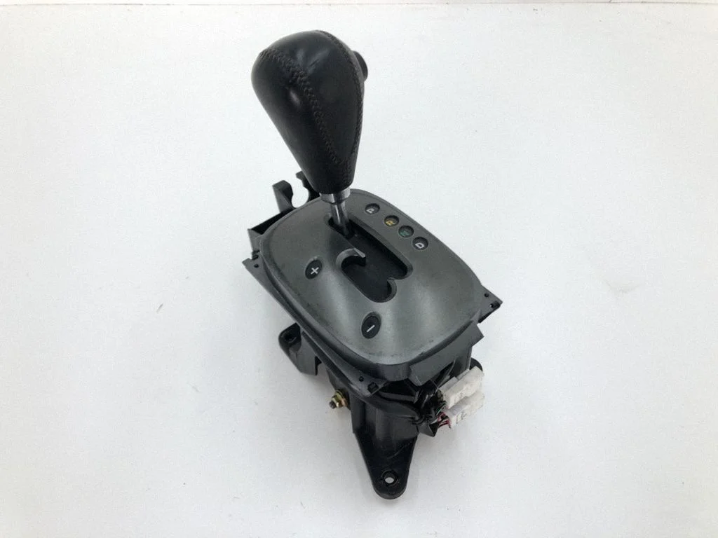 Gear selector mechanism