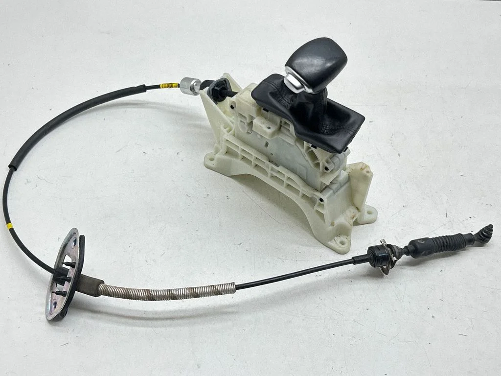 Gear selector mechanism 46700D4XXX