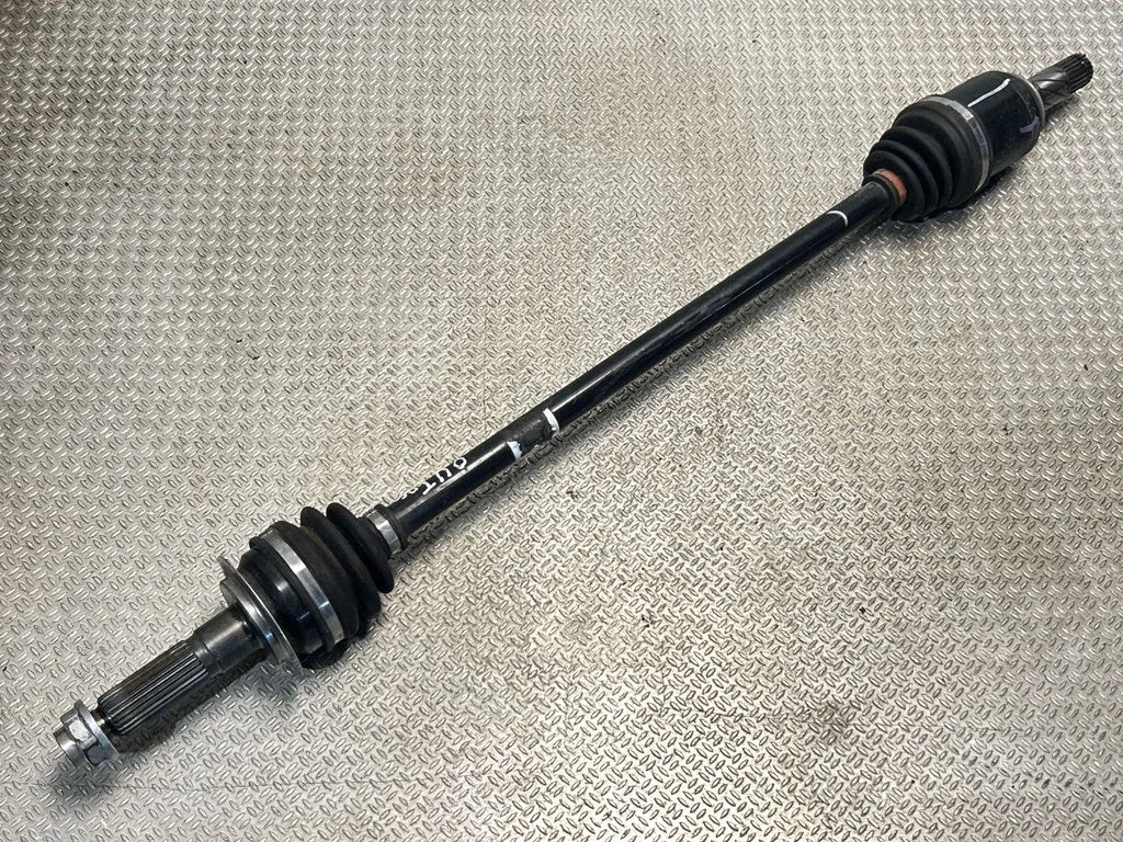 Tagumine pooltelg – Subaru Outback (BT) (2019-)