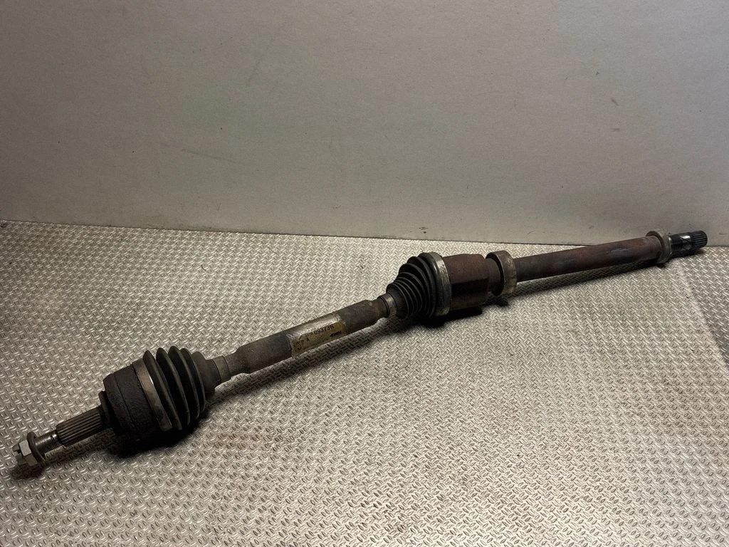 Front driveshaft 391009373R