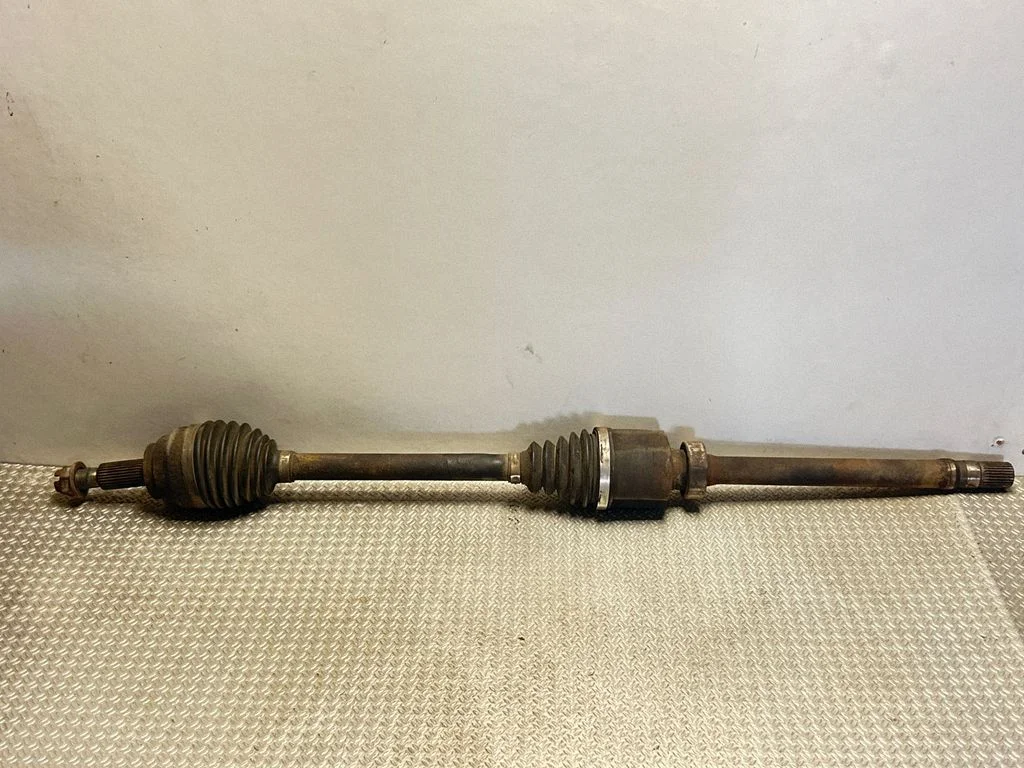 Front driveshaft 391009398R