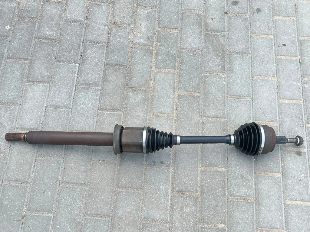 Front driveshaft 7E0407272C