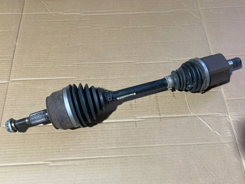 Front driveshaft 10236471A