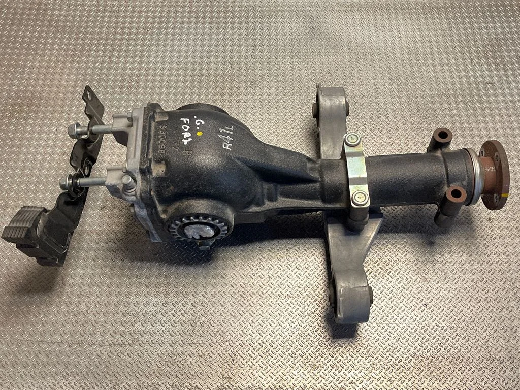 Rear differential 38300AC360