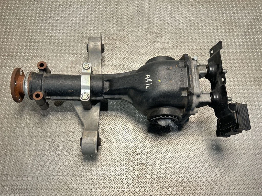 Rear differential 38300AC360