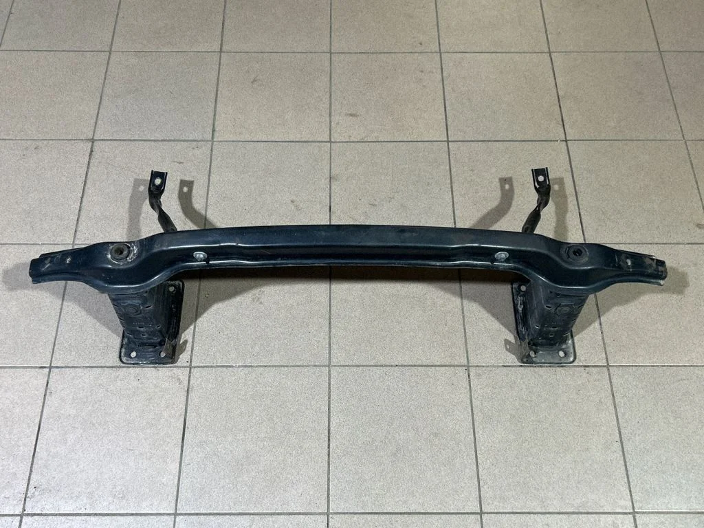 Esistange põikitala – BMW X5 E70 (2006-2013)