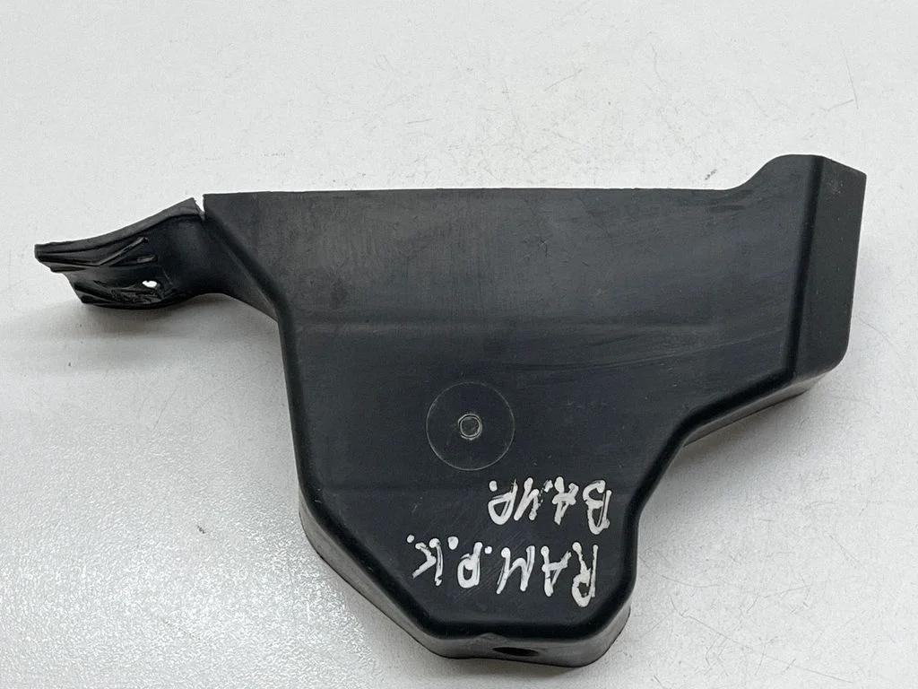 Front bumper mounting bracket – Ram 1500 DT (2018-)
