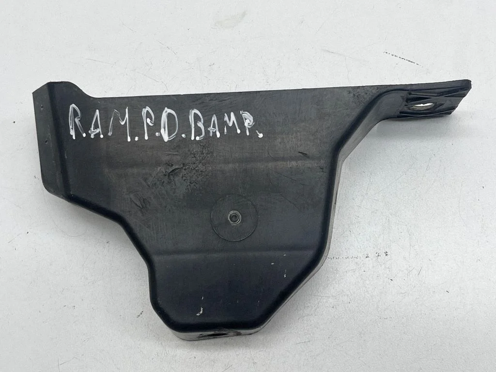 Front bumper mounting bracket – Ram 1500 DT (2018-)
