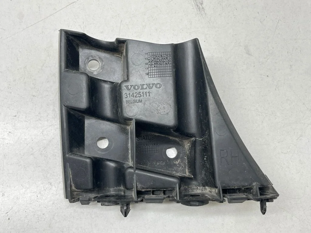 Front bumper mounting bracket 31425111