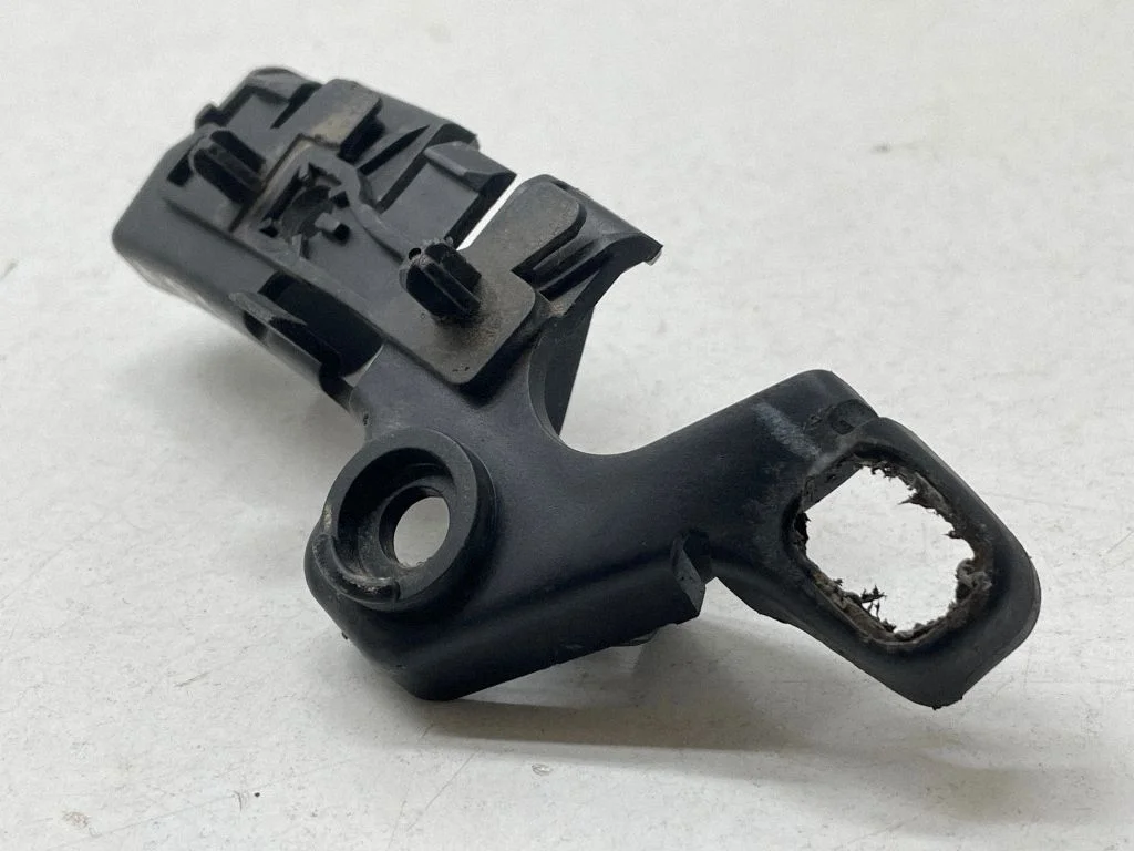 Priekšējā bampera turētājs 620940002R