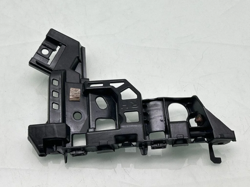 Esistange kinnitusklamber – Opel Astra K (2015-2021)