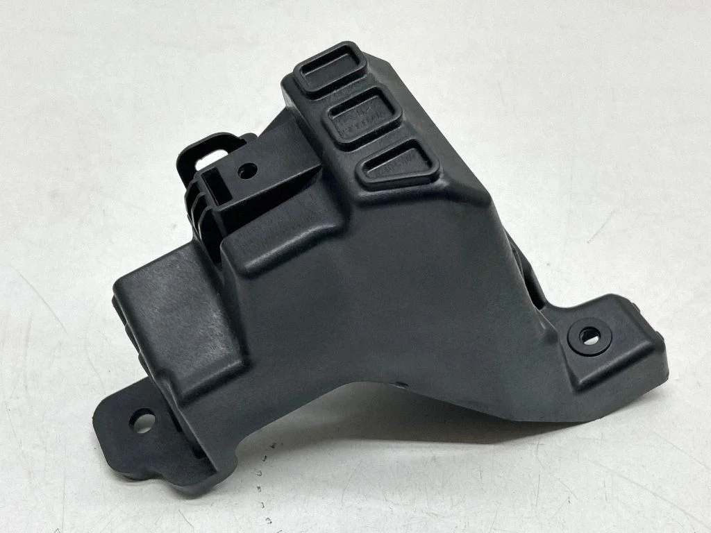 Priekšējā bampera turētājs 865B1CV000