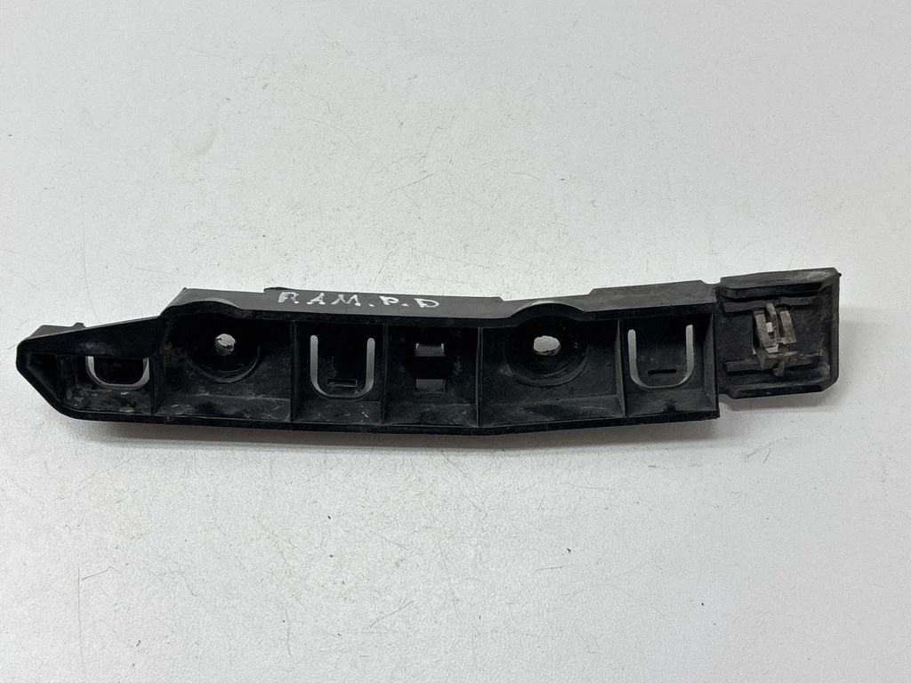 Front bumper mounting bracket – Ram 1500 DT (2018-)
