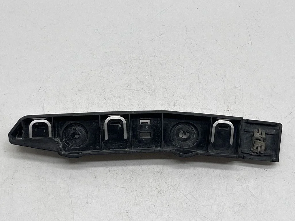Front bumper mounting bracket – Ram 1500 DT (2018-)
