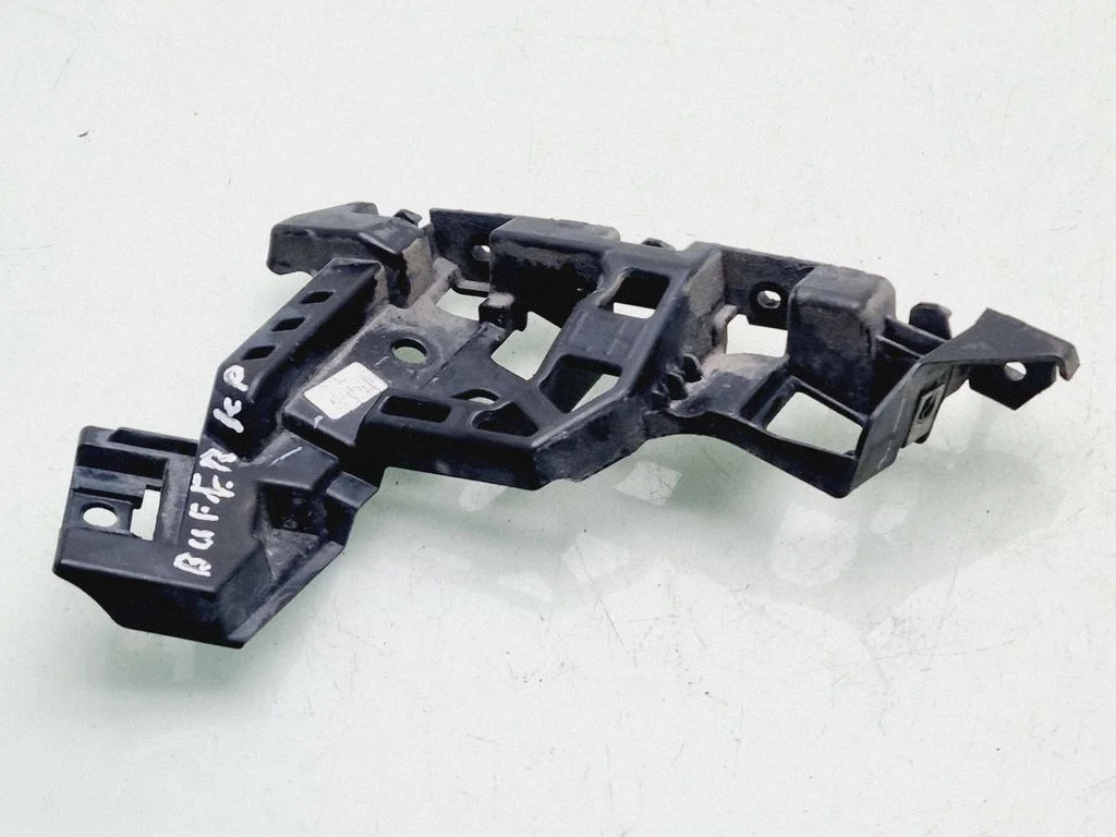Priekšējā bampera turētājs 39020432
