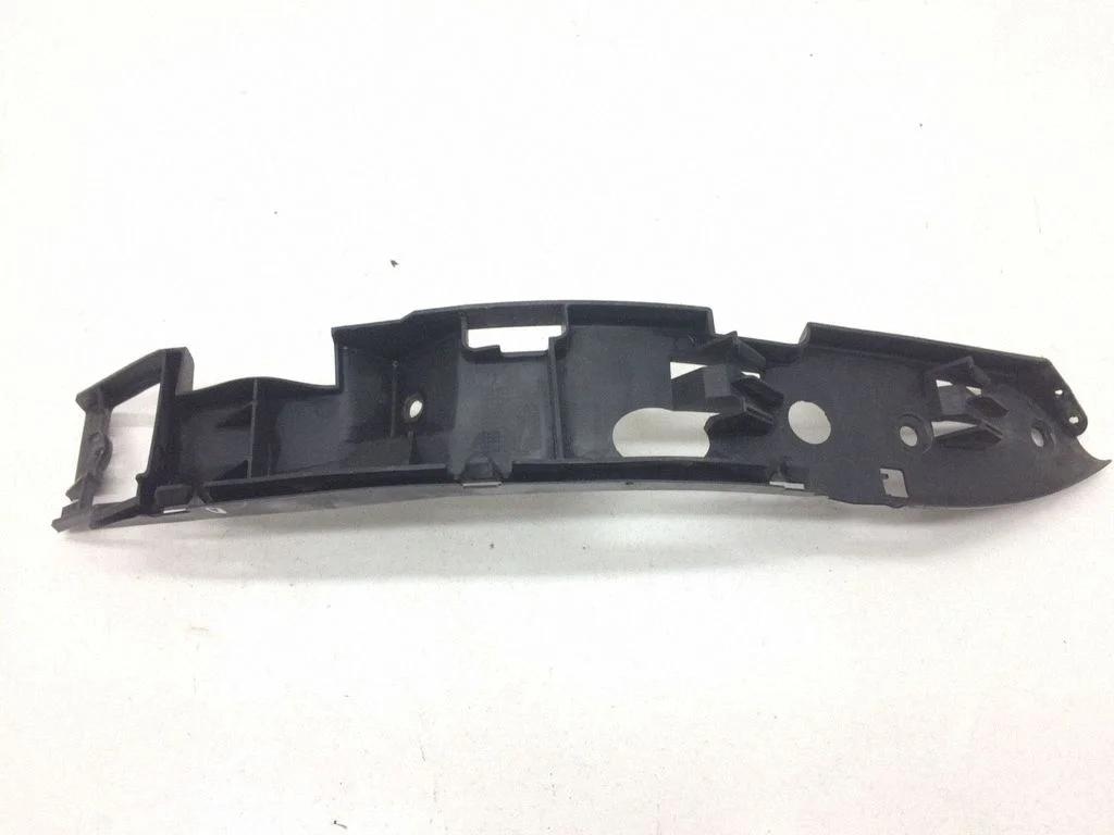 Front bumper mounting bracket 7L6807184C
