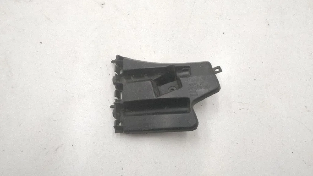 Front bumper mounting bracket 30796625