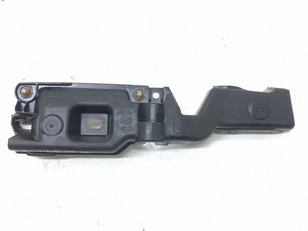 Front bumper mounting bracket 631236764R