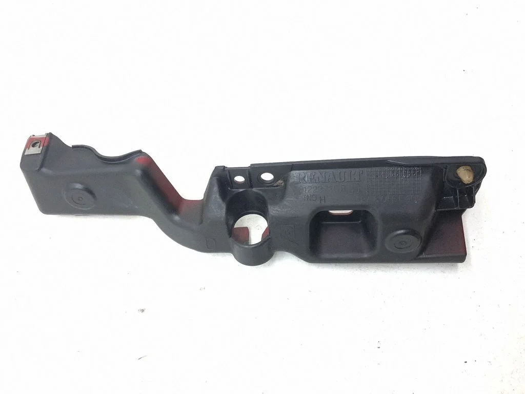 Front bumper mounting bracket 631223715R